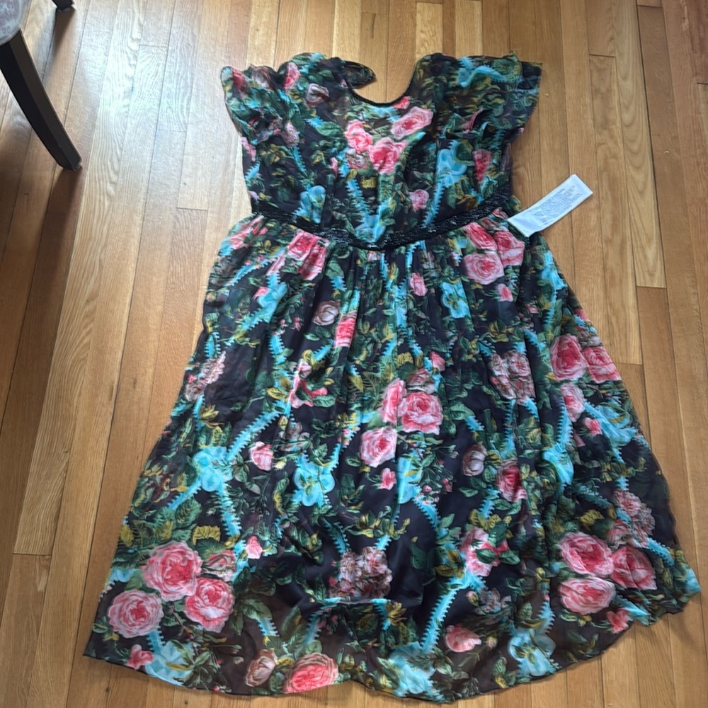 Mac Duggal Floral Print Illusion Short Flutter Sleeve Crew Neck Midi Dress